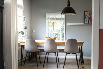 black and white dining table and chairs